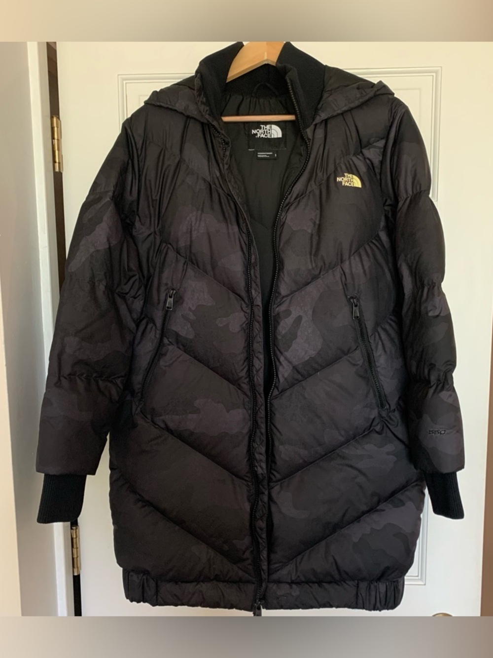 The North Face Albroz 550
Fill Power Down Parka in black camo print - Picture 2 of 5